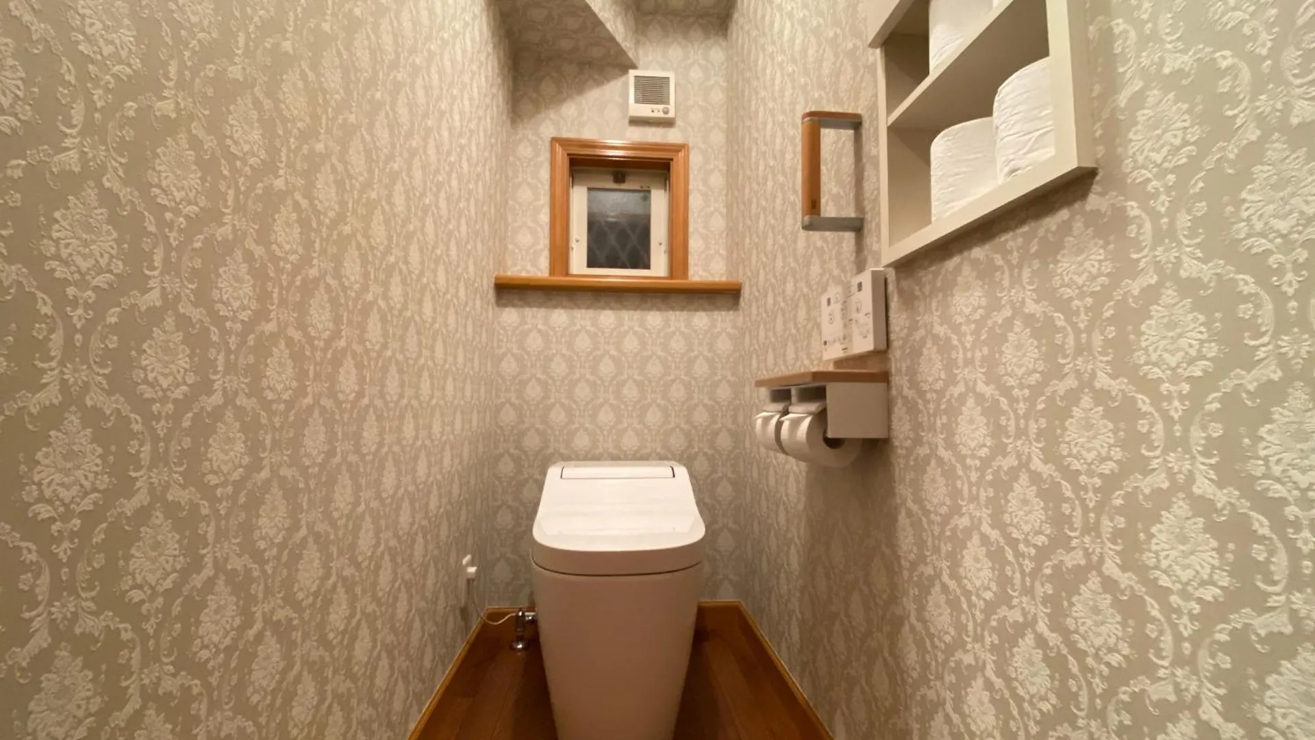 Chalet Five Room 120 Sky Tree Sensoji Freeparking 1292Sqft Tokyo